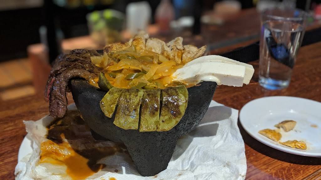 Las Fuentes Restaurant | meal takeaway | 9001 Waukegan Rd, Morton Grove, IL 60053, USA | 8479830248 OR +1 847-983-0248