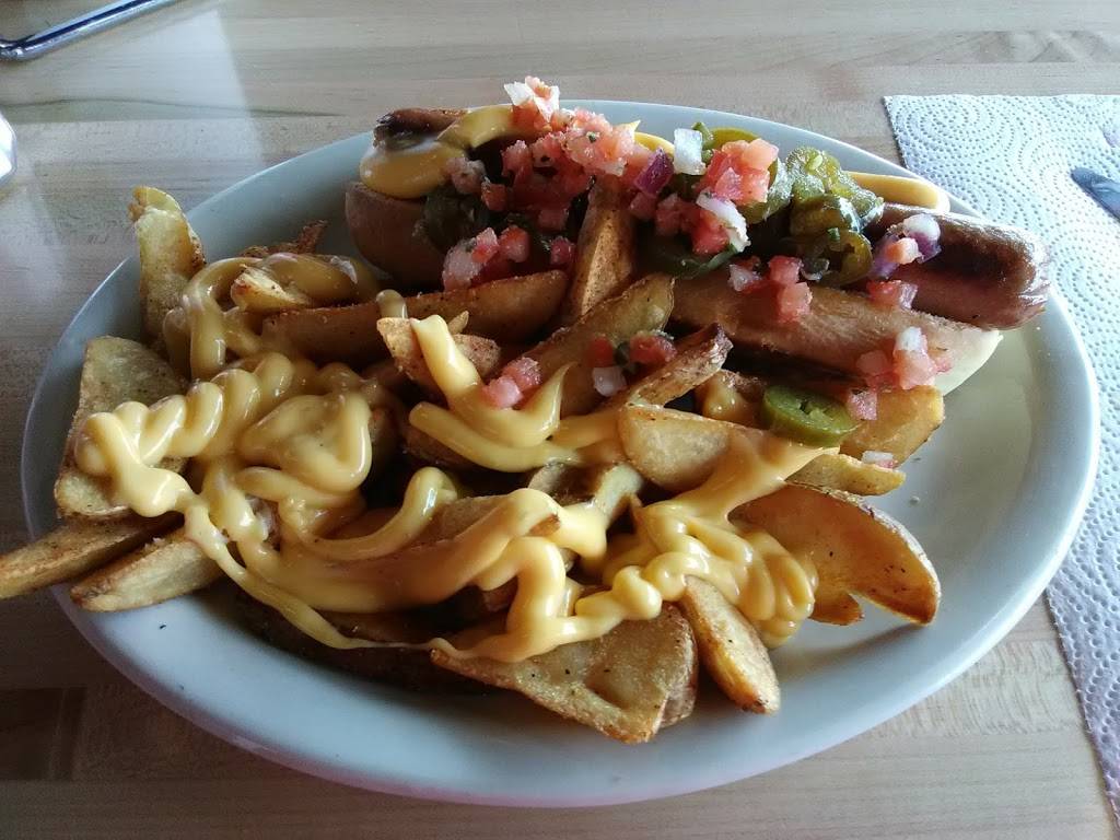 Fuddruckers | restaurant | 10752 Sunset Hills Plaza, St. Louis, MO 63127, USA | 3149663833 OR +1 314-966-3833