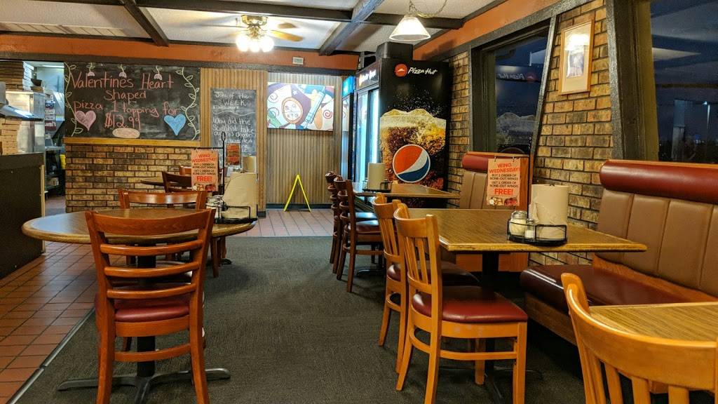 Pizza Hut | restaurant | 1602 S Key Ave, Lampasas, TX 76550, USA | 5125568211 OR +1 512-556-8211