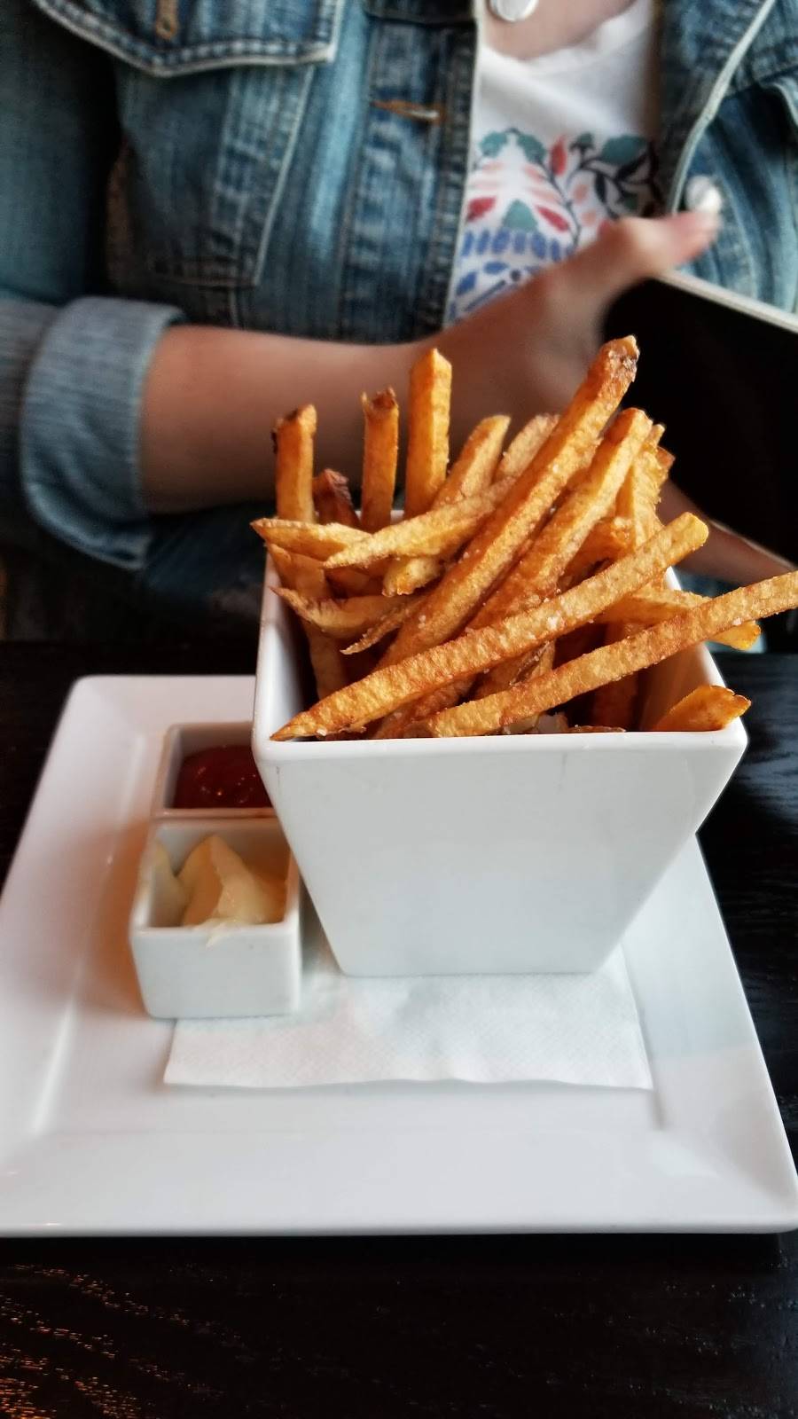 Terrace at The River Inn | restaurant | 50 Harbor Town Square, Memphis, TN 38103, USA | 9012603366 OR +1 901-260-3366