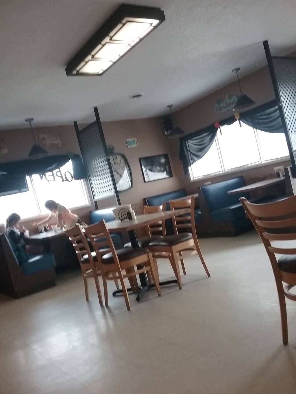 Ice House Drive-In | restaurant | 1111 7th Ave, Belle Plaine, IA 52208, USA | 3194444444 OR +1 319-444-4444