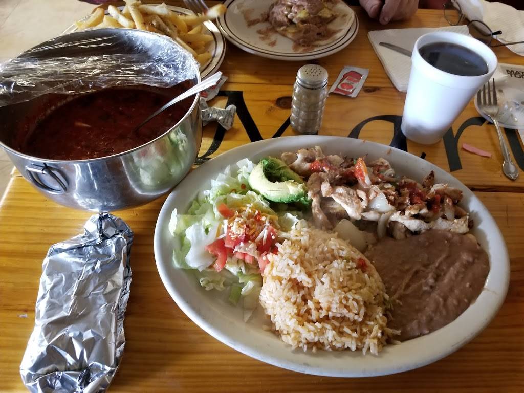 Martines Tacos | restaurant | 6260 FM1283, Lakehills, TX 78063, USA | 2103710329 OR +1 210-371-0329