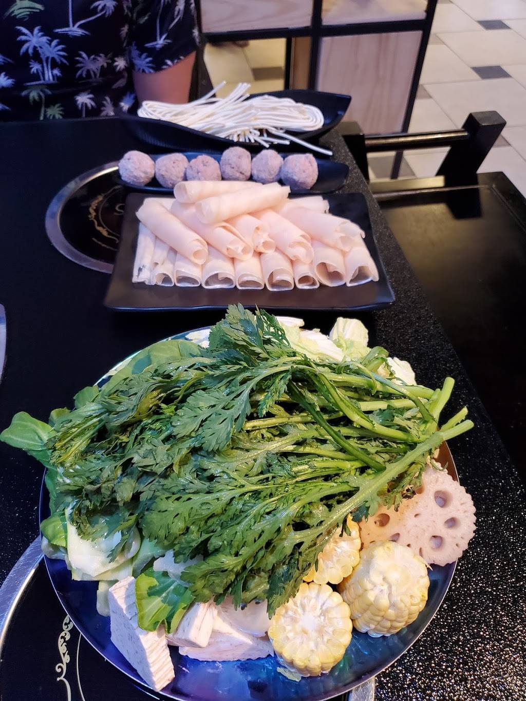 Lotus Hot Pot & Grill | restaurant | 6591a N Oak Trafficway, Gladstone, MO 64118, USA | 8162987901 OR +1 816-298-7901