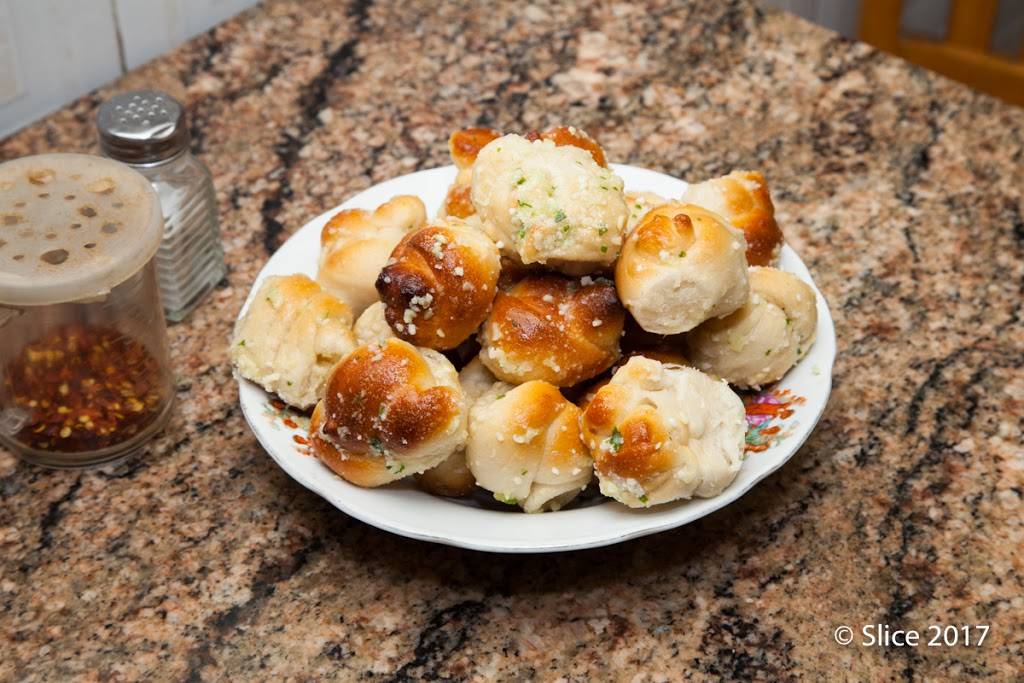 Pipitones Pizza Restaurant | restaurant | 100 Dekalb Ave, Brooklyn, NY 11201, USA | 7188584376 OR +1 718-858-4376