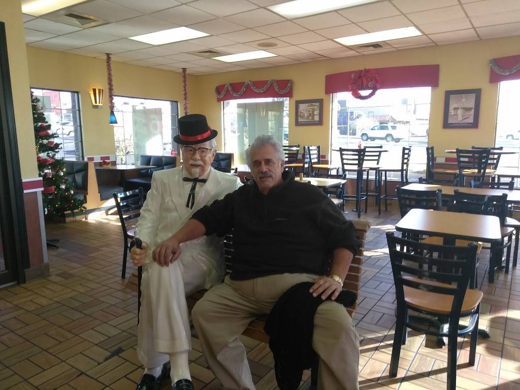 KFC | restaurant | 435 S Telshor Blvd, Las Cruces, NM 88011, USA | 5755228486 OR +1 575-522-8486