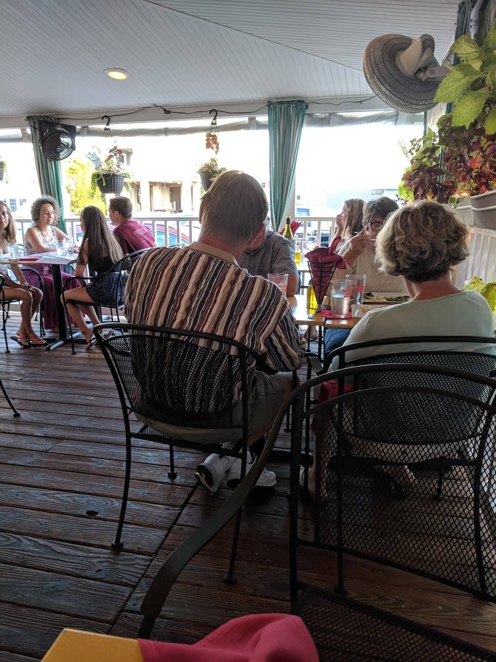 Patsys Restaurant | restaurant | 121 Campbell Pl, Bethany Beach, DE 19930, USA | 3025372433 OR +1 302-537-2433