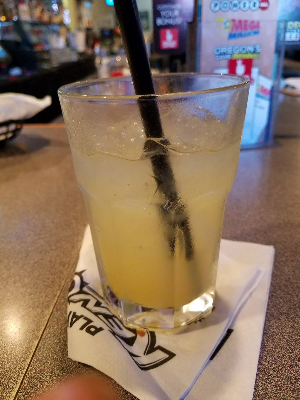 The End Zone | restaurant | 980 N Pacific Hwy, Woodburn, OR 97071, USA | 5039823309 OR +1 503-982-3309