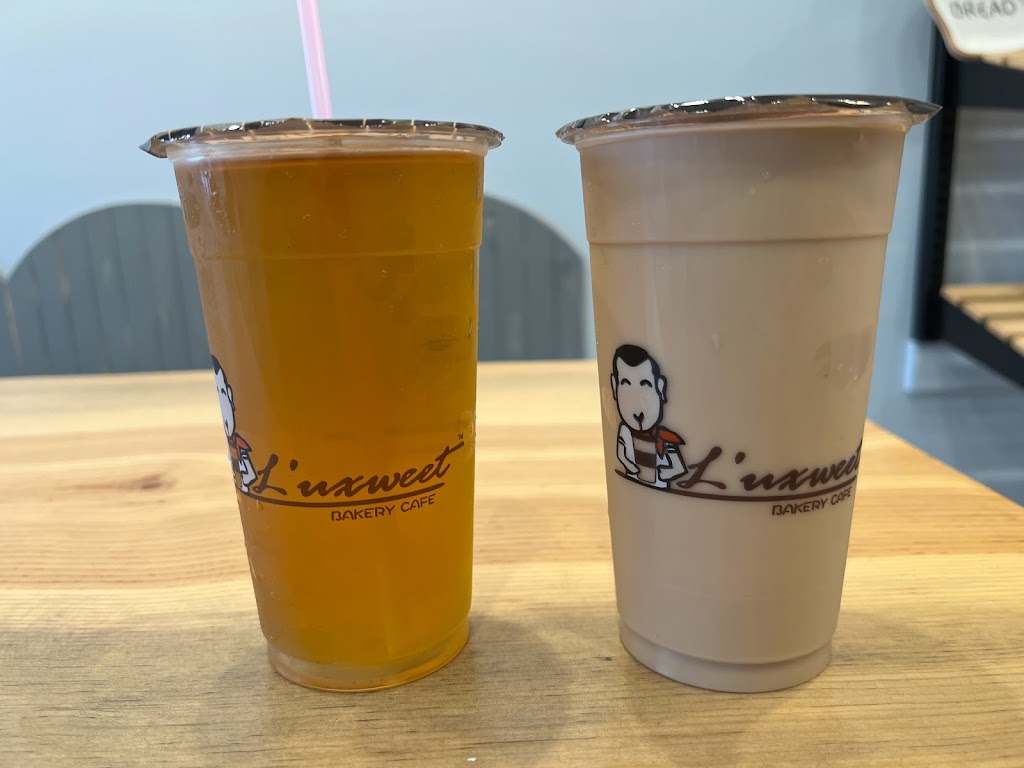 Luxweet Bakery Cafe | restaurant | 4200 Chino Hills Pkwy #125, Chino Hills, CA 91709, USA | 9093067169 OR +1 909-306-7169