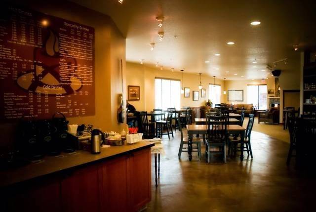 Crossroads Coffee Cafe | cafe | 250 Princeton Ave, Gladstone, OR 97027, USA | 5036572999 OR +1 503-657-2999