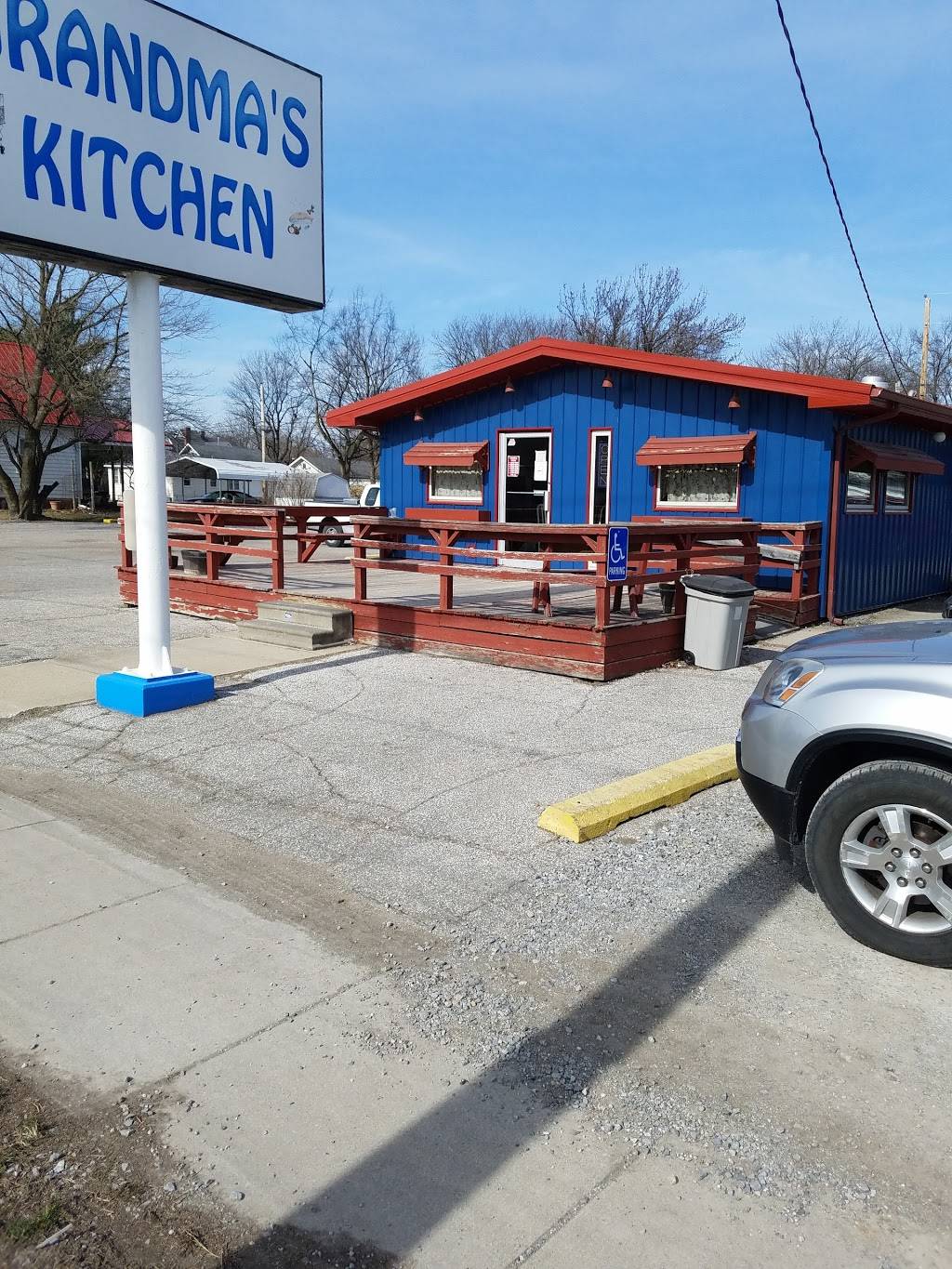 Grandmas Kitchen | restaurant | 525 E North Ave, Flora, IL 62839, USA | 6186622220 OR +1 618-662-2220