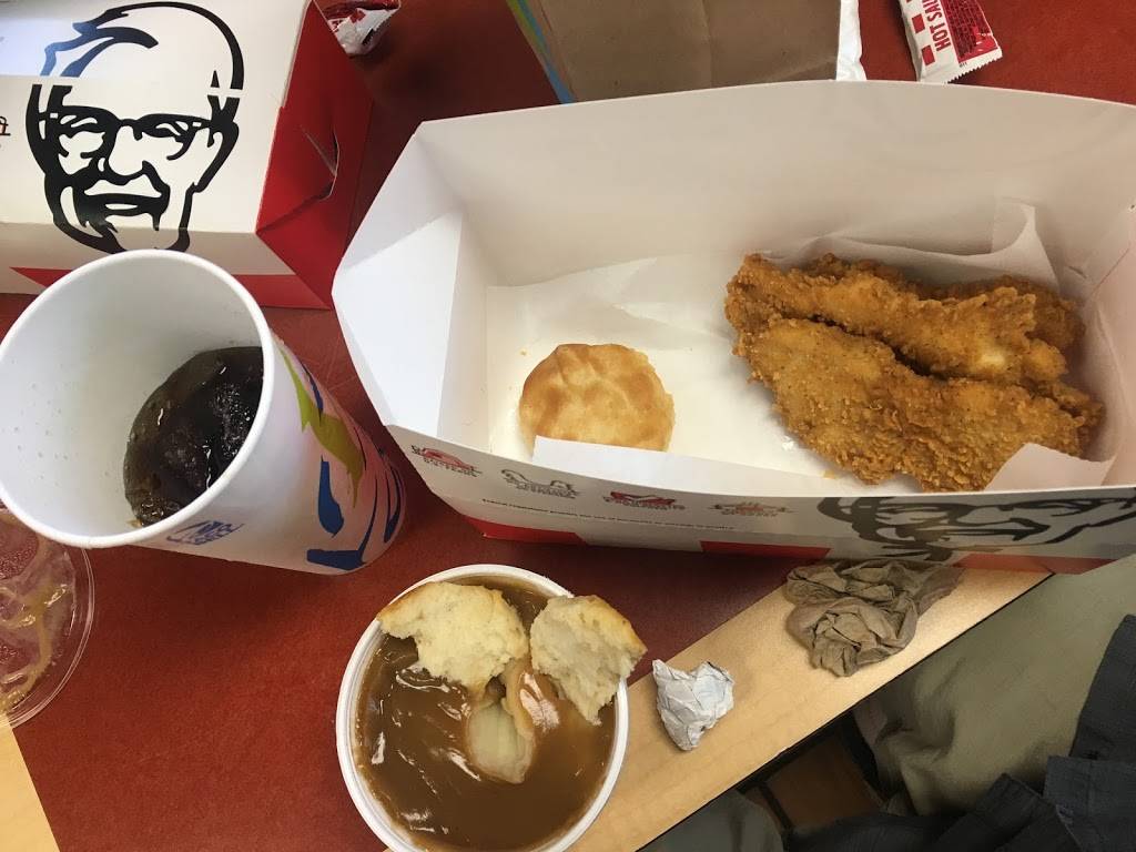 KFC | restaurant | 320 N Soto St, Los Angeles, CA 90033, USA | 3232681133 OR +1 323-268-1133