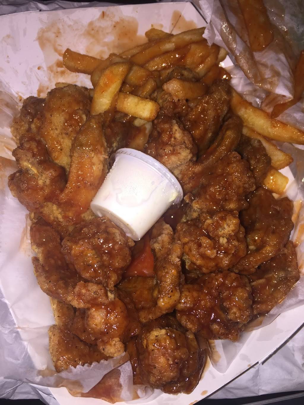 Harold’s Chicken #88 meets beer | restaurant | 1450 S Michigan Ave, Chicago, IL 60605, USA | 3129645003 OR +1 312-964-5003