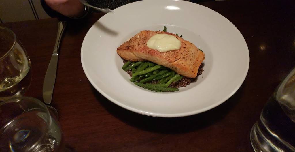 Table 19 | restaurant | 501 Main St, Peoria, IL 61602, USA | 3096802349 OR +1 309-680-2349