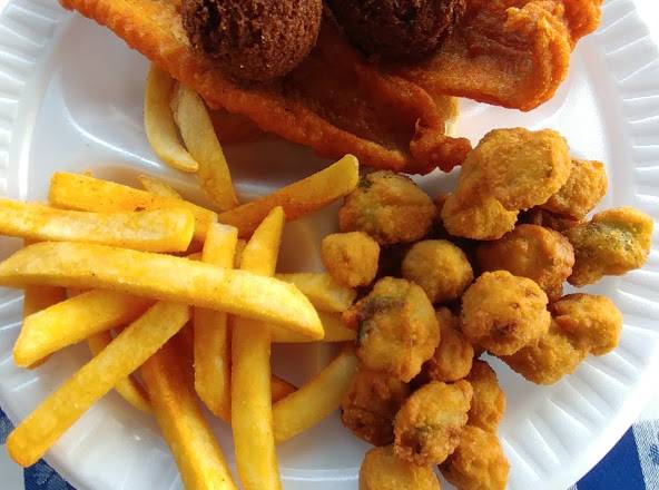 Jays White Diamond Chicken & Walffles LLC | restaurant | 2548 Prospect Ave, Kansas City, MO 64127, USA | 8163770735 OR +1 816-377-0735