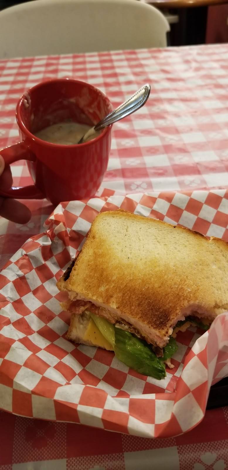 Mama Ds | restaurant | 605 D, N Main St, Ashland City, TN 37015, USA | 6152461206 OR +1 615-246-1206