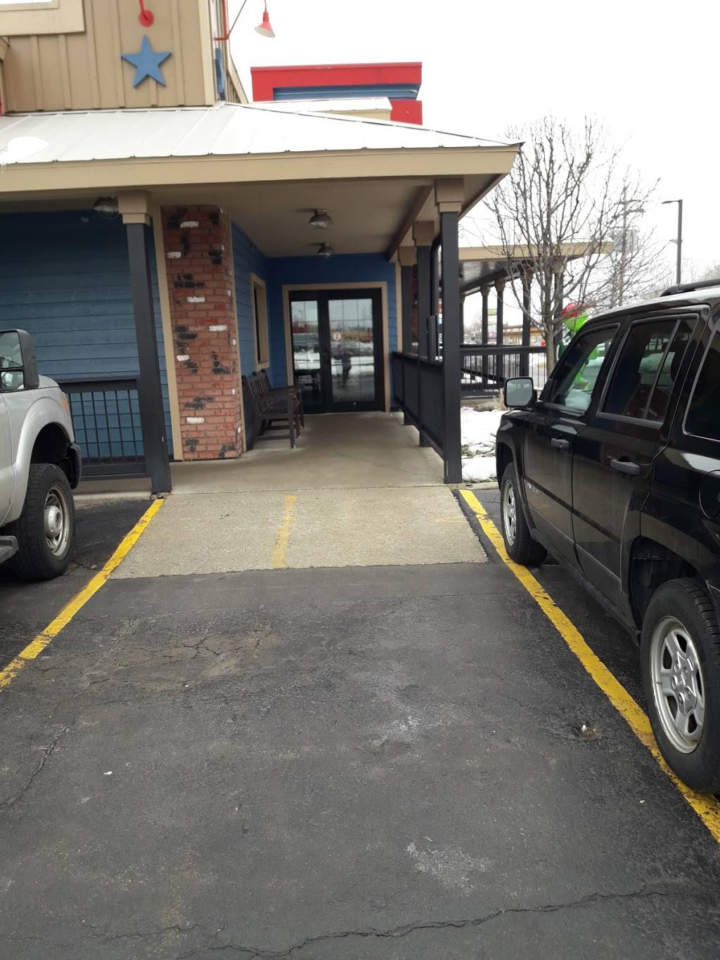 Tullys Good Times Cheektowaga | restaurant | 1449 French Rd, Depew, NY 14043, USA | 7166680111 OR +1 716-668-0111