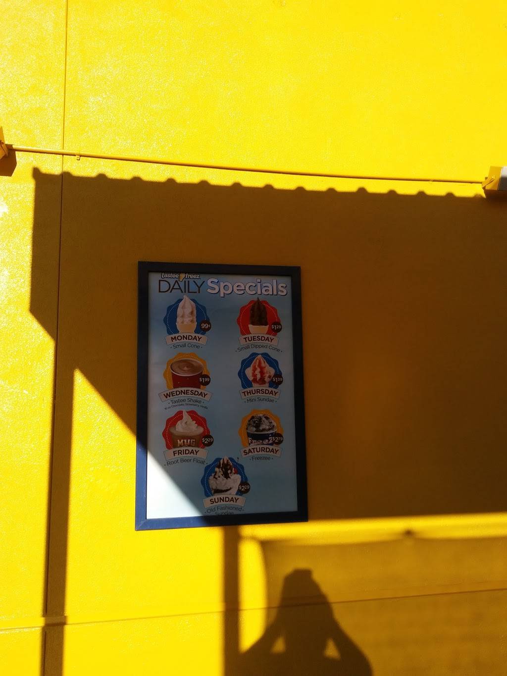 Hamburger Stand | restaurant | 625 W Ajo Way, Tucson, AZ 85713, USA | 5207469589 OR +1 520-746-9589