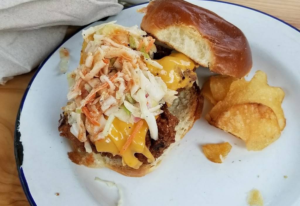 Parsons Chicken & Fish | restaurant | 2952 W Armitage Ave, Chicago, IL 60647, USA | 7733843333 OR +1 773-384-3333