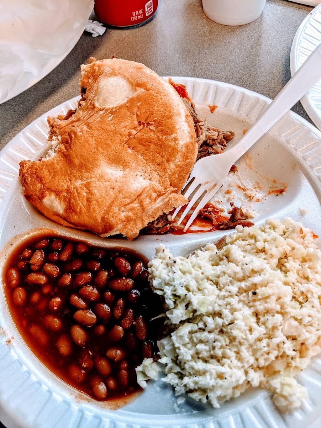 Razorback Bar B Q | restaurant | 510 N Missouri St, West Memphis, AR 72301, USA | 8703944052 OR +1 870-394-4052