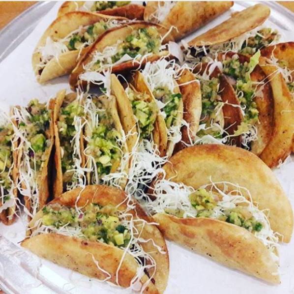 Pizza Barn | restaurant | 2021 Foothill Blvd, La Verne, CA 91750, USA | 9093925555 OR +1 909-392-5555