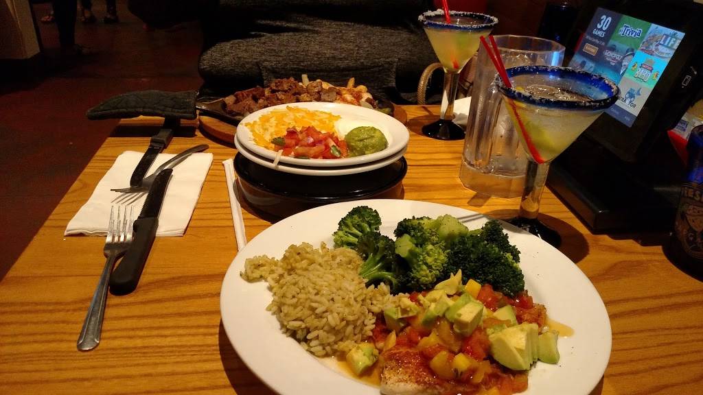 Chilis Grill & Bar | restaurant | 590 Farrington Hwy, Kapolei, HI 96707, USA | 8086938722 OR +1 808-693-8722