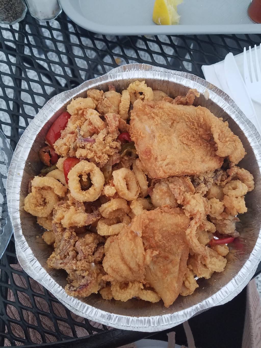 West Shore Seafood | restaurant | 449 Bantam Lake Rd, Morris, CT 06763, USA | 8605678000 OR +1 860-567-8000