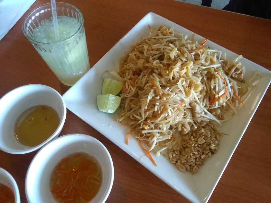 Pho Hien | meal takeaway | 1500 W Littleton Blvd #110, Littleton, CO 80120, USA | 3037985599 OR +1 303-798-5599