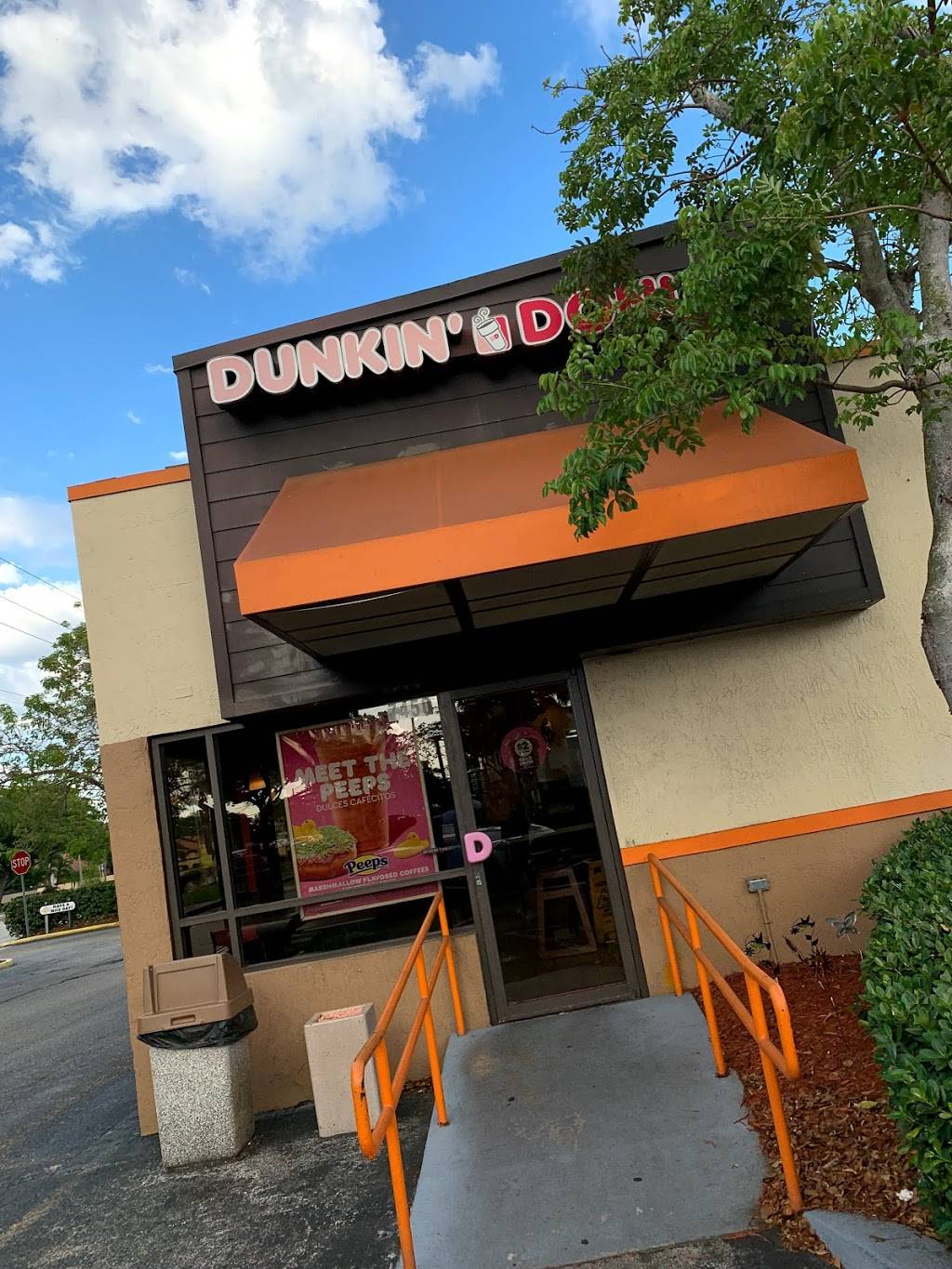 Dunkin | bakery | 7450 W McNab Rd, Tamarac, FL 33321, USA | 9547269911 OR +1 954-726-9911