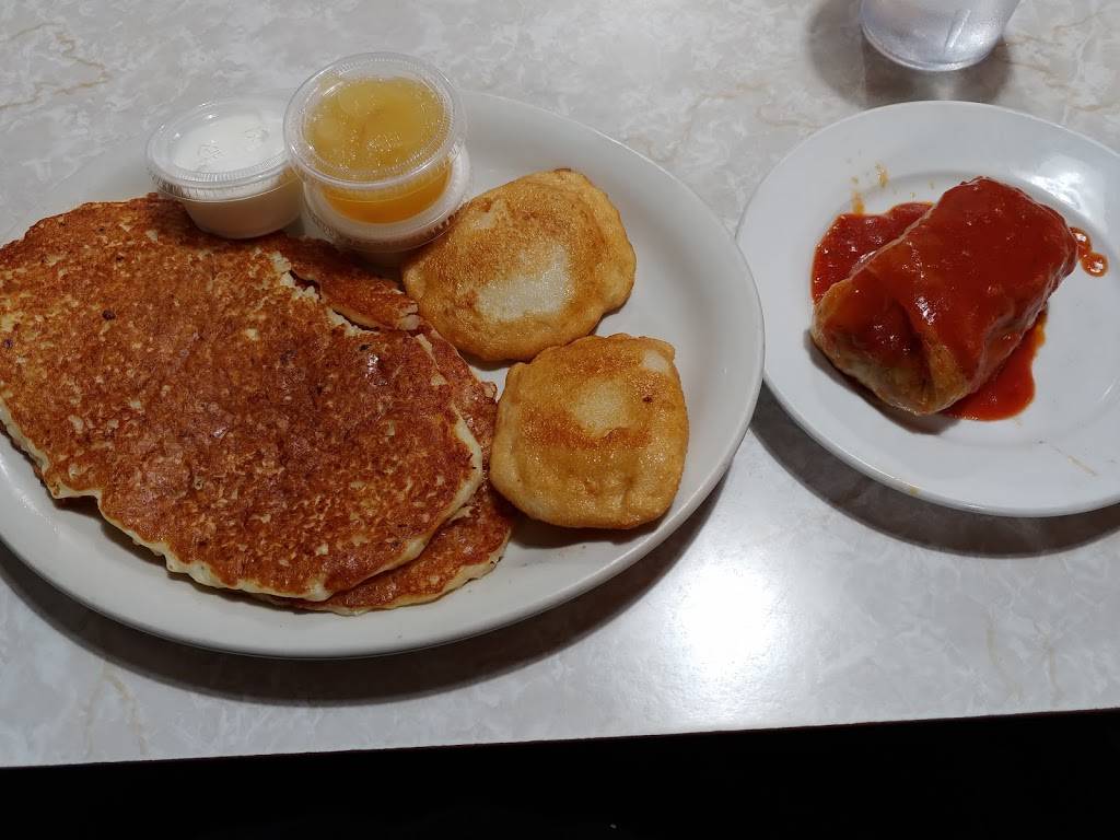 Lukichs Family Dining | restaurant | 3900 Rochester Rd, Troy, MI 48083, USA | 2485289955 OR +1 248-528-9955