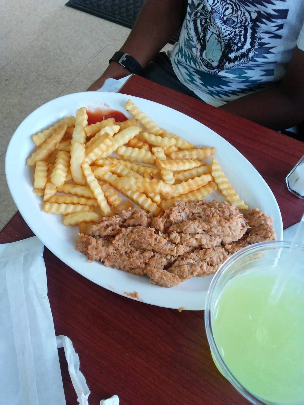 Dewalds Diner | restaurant | 3199 Bainbridge Blvd, Chesapeake, VA 23324, USA | 7573511356 OR +1 757-351-1356