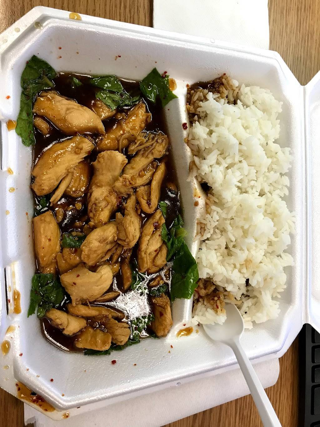 Mai Garlic Restaurant | restaurant | 36151 Plymouth Rd, Livonia, MI 48150, USA | 7342611516 OR +1 734-261-1516