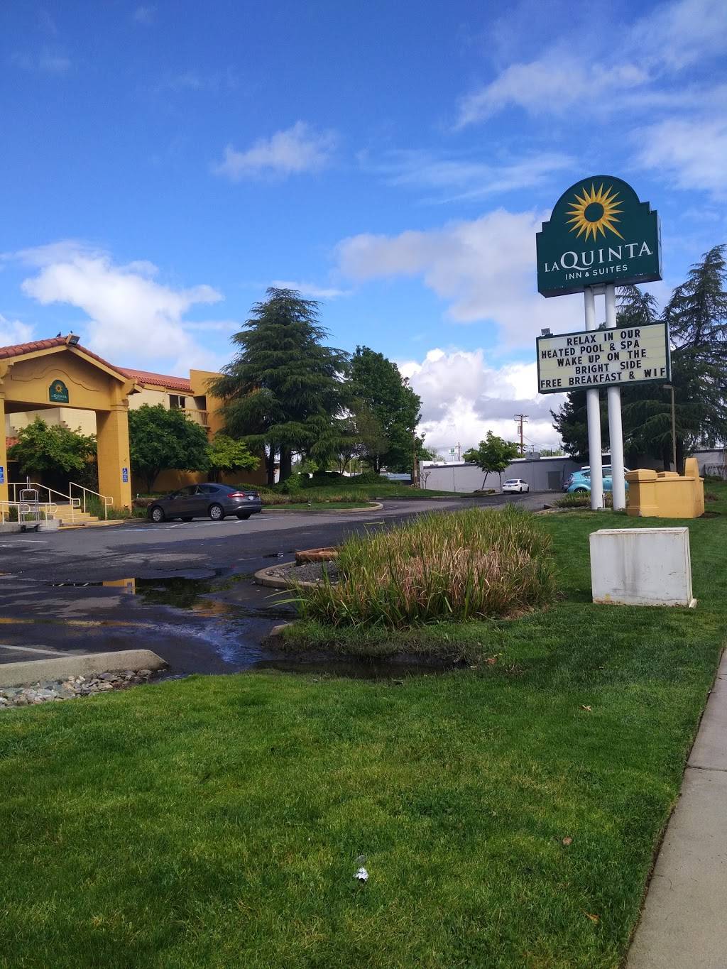 Subway | restaurant | 2191 Hilltop Dr, Redding, CA 96002, USA | 5302228855 OR +1 530-222-8855