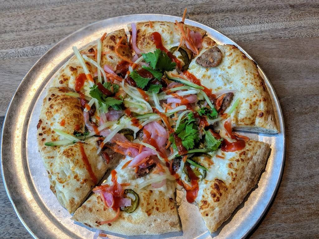 Pinthouse Pizza | restaurant | 4236 S Lamar Blvd, Austin, TX 78704, USA | 5125025808 OR +1 512-502-5808