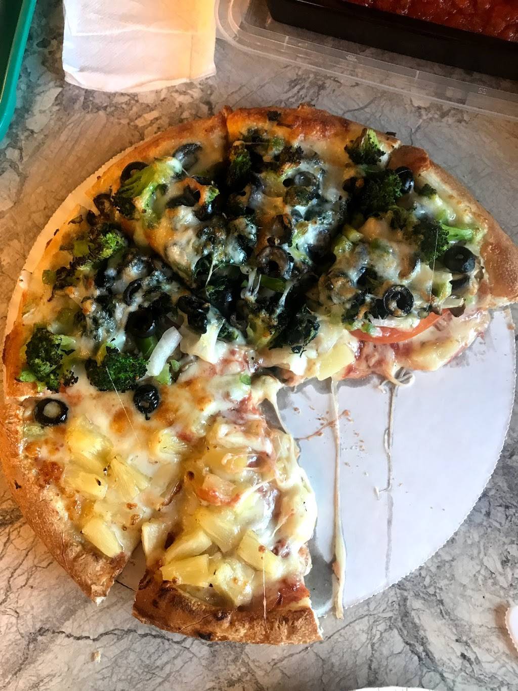 Family House Of Pizza and Seafood | restaurant | 105 Masonic Home Rd, Charlton, MA 01507, USA | 5082480666 OR +1 508-248-0666