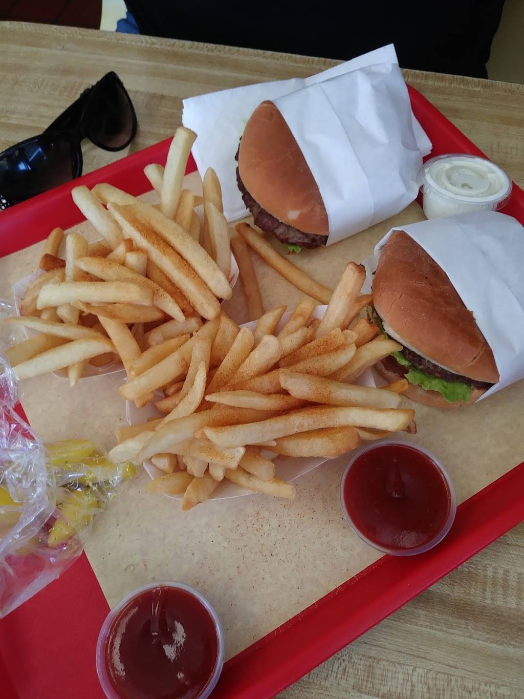 Poly Burgers | restaurant | 1460 Atlantic Ave, Long Beach, CA 90813, USA | 5625992826 OR +1 562-599-2826