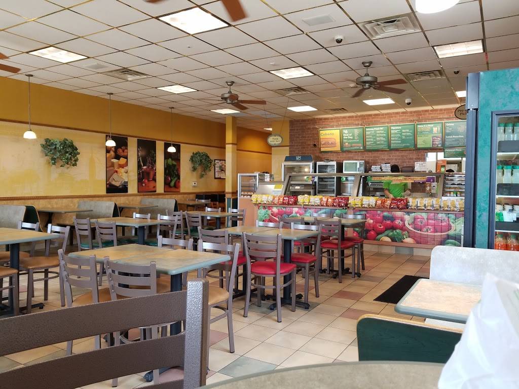 Subway | restaurant | 1863 US-18 BUS, Mt Horeb, WI 53572, USA | 6084377829 OR +1 608-437-7829
