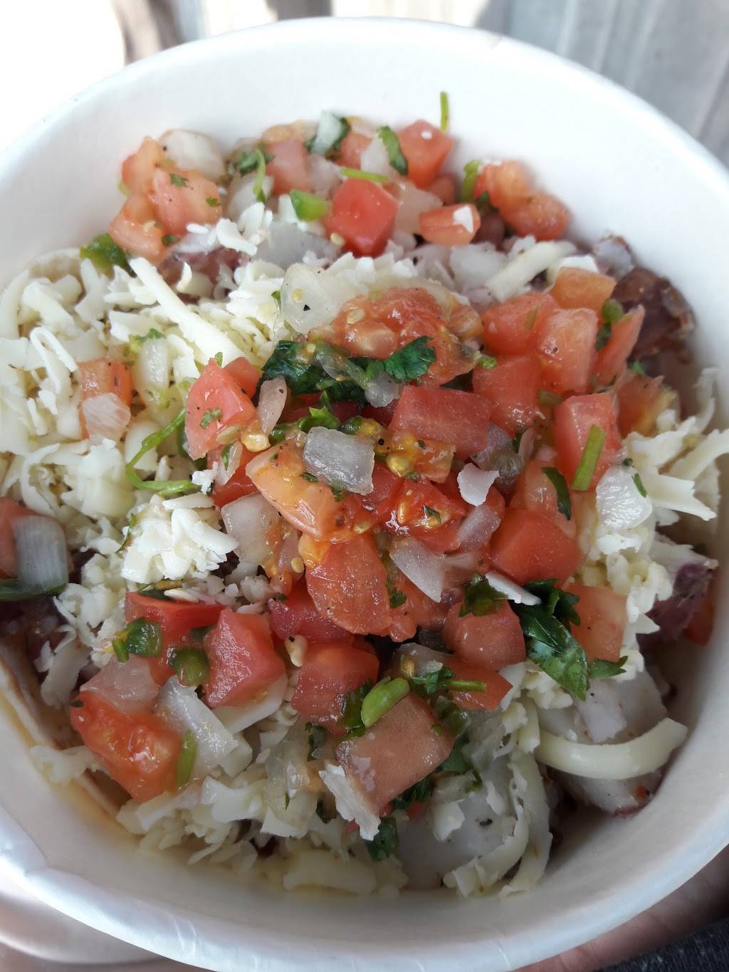 Farm Fresh Bowls | restaurant | 5427 W Cypress Ave, Visalia, CA 93277, USA | 5597325600 OR +1 559-732-5600