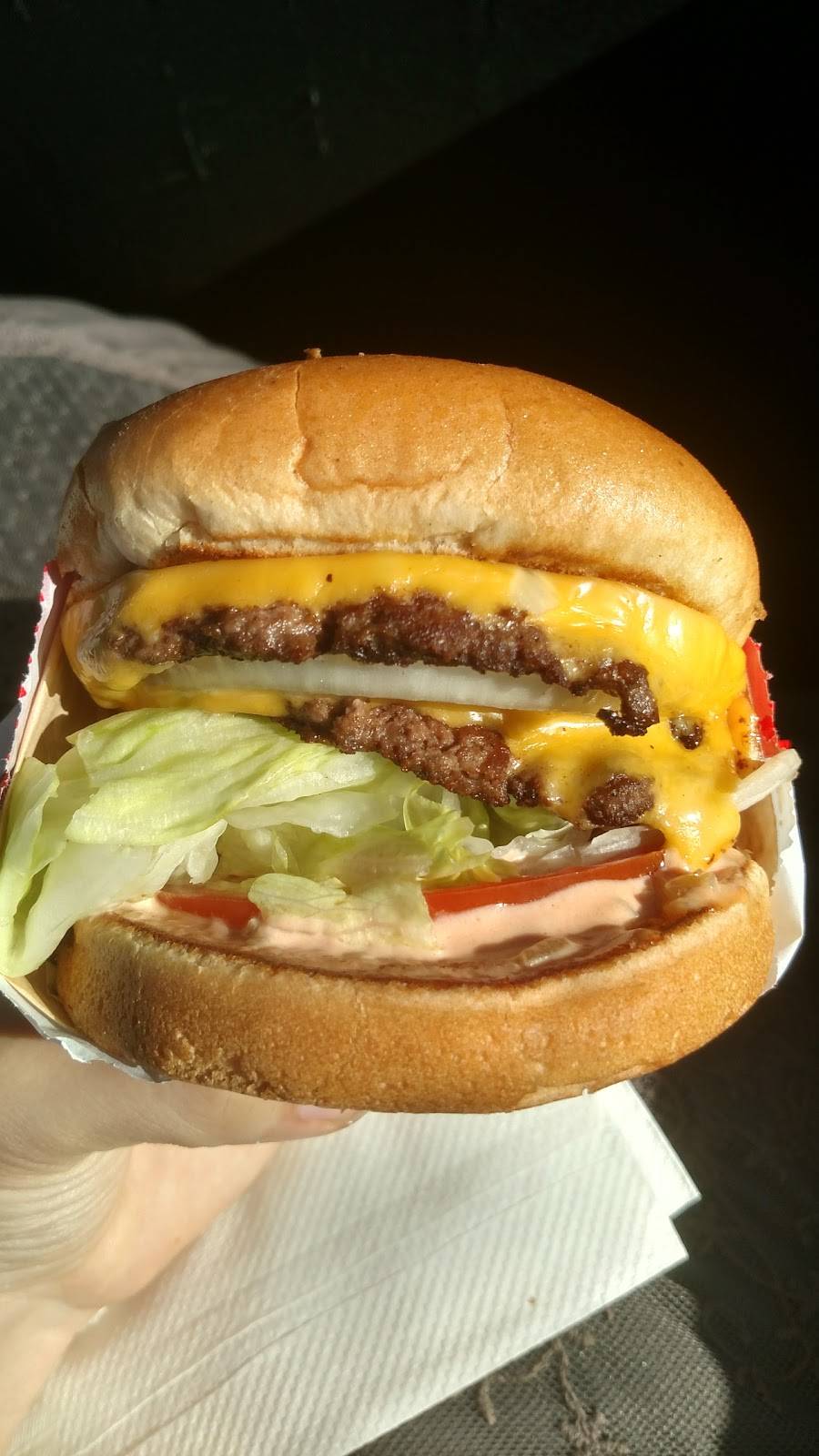 In-N-Out Burger | restaurant | 1260 W Valley Pkwy, Escondido, CA 92029, USA | 8007861000 OR +1 800-786-1000