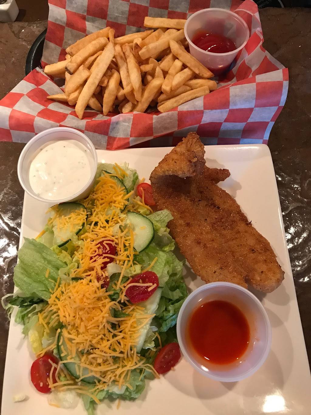 Cork & Canvas On 3rd Llc | restaurant | 322 3rd St NW, Canton, OH 44702, USA | 3304532263 OR +1 330-453-2263