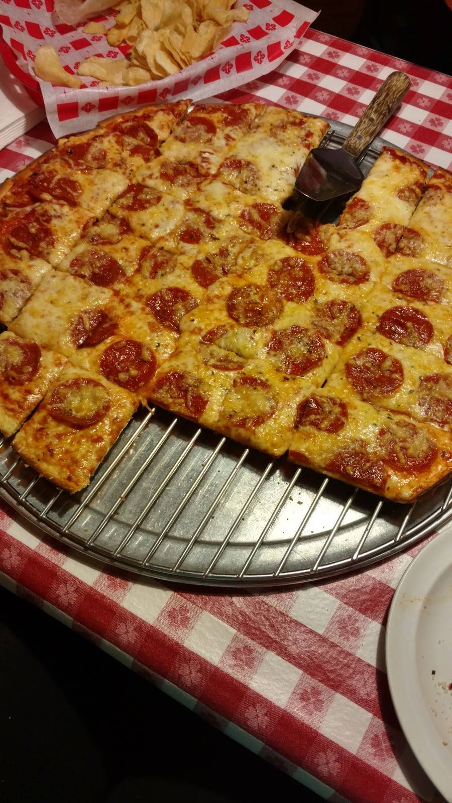 Aurelios Pizza | restaurant | 601 E 170th St, South Holland, IL 60473, USA | 7083330310 OR +1 708-333-0310