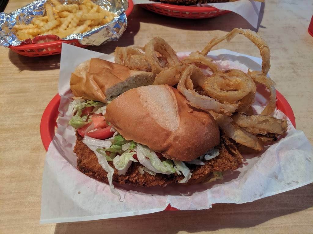 Kellys Little Nipper | restaurant | 1701 E Grand Ave, Des Moines, IA 50316, USA | 5152652031 OR +1 515-265-2031