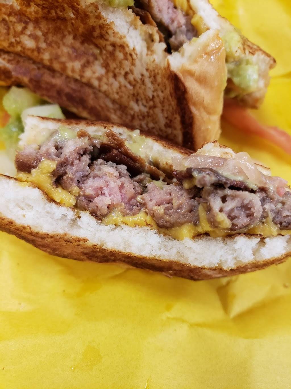 Whataburger | restaurant | 4545 North Fwy, Houston, TX 77022, USA | 7136910444 OR +1 713-691-0444