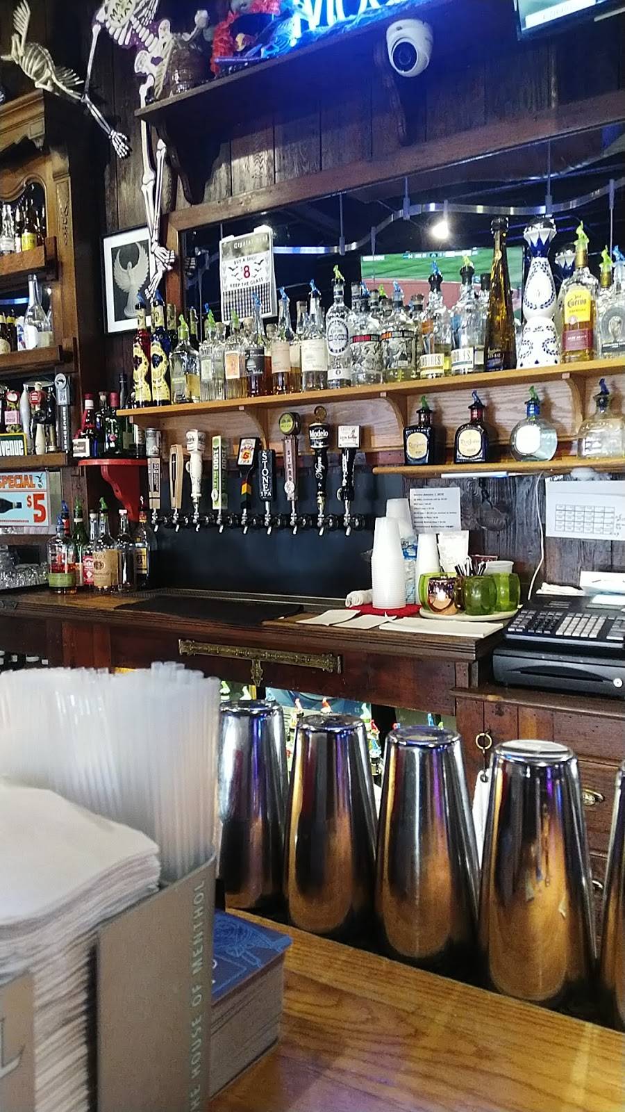 Vinnies Bar & Grill | night club | 2045 Mt Diablo St, Concord, CA 94520, USA | 9256859515 OR +1 925-685-9515