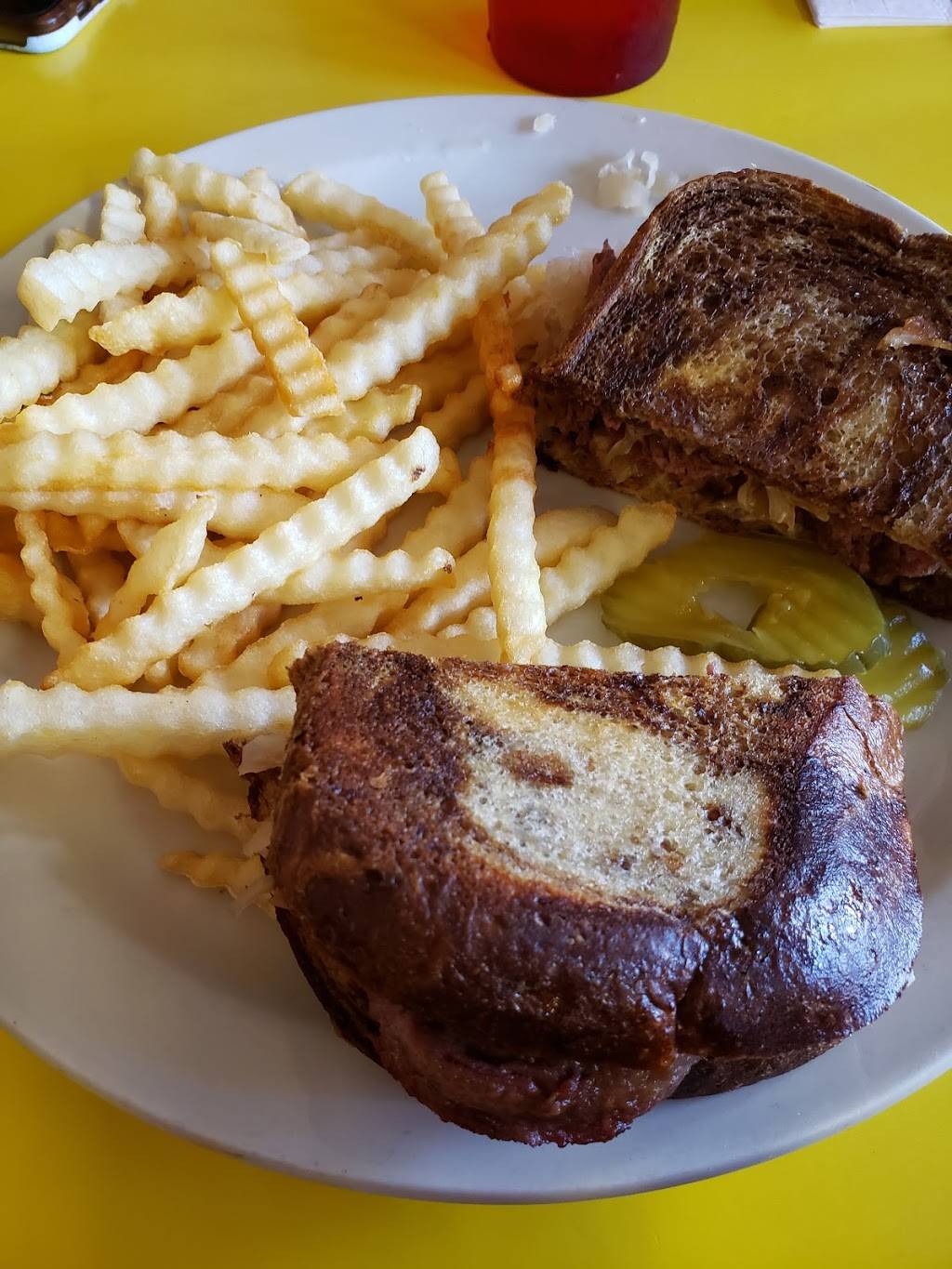 Farm House Cafe | restaurant | 409 US-71, Clarissa, MN 56440, USA | 2187562266 OR +1 218-756-2266