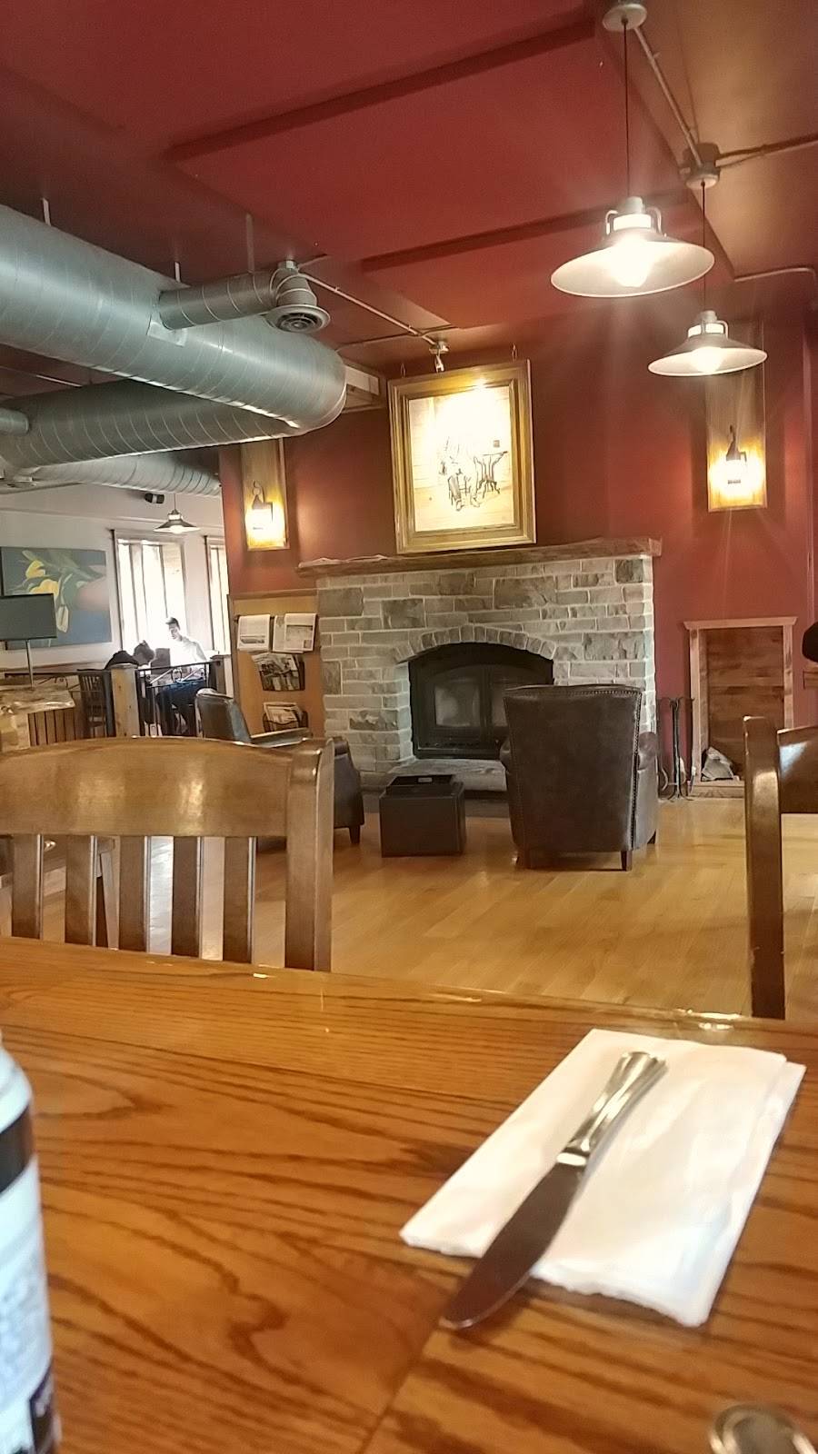 Ashburnham Ale House | restaurant | 128 Hunter St E, Peterborough, ON K9H 1G6, Canada | 7058740333 OR +1 705-874-0333