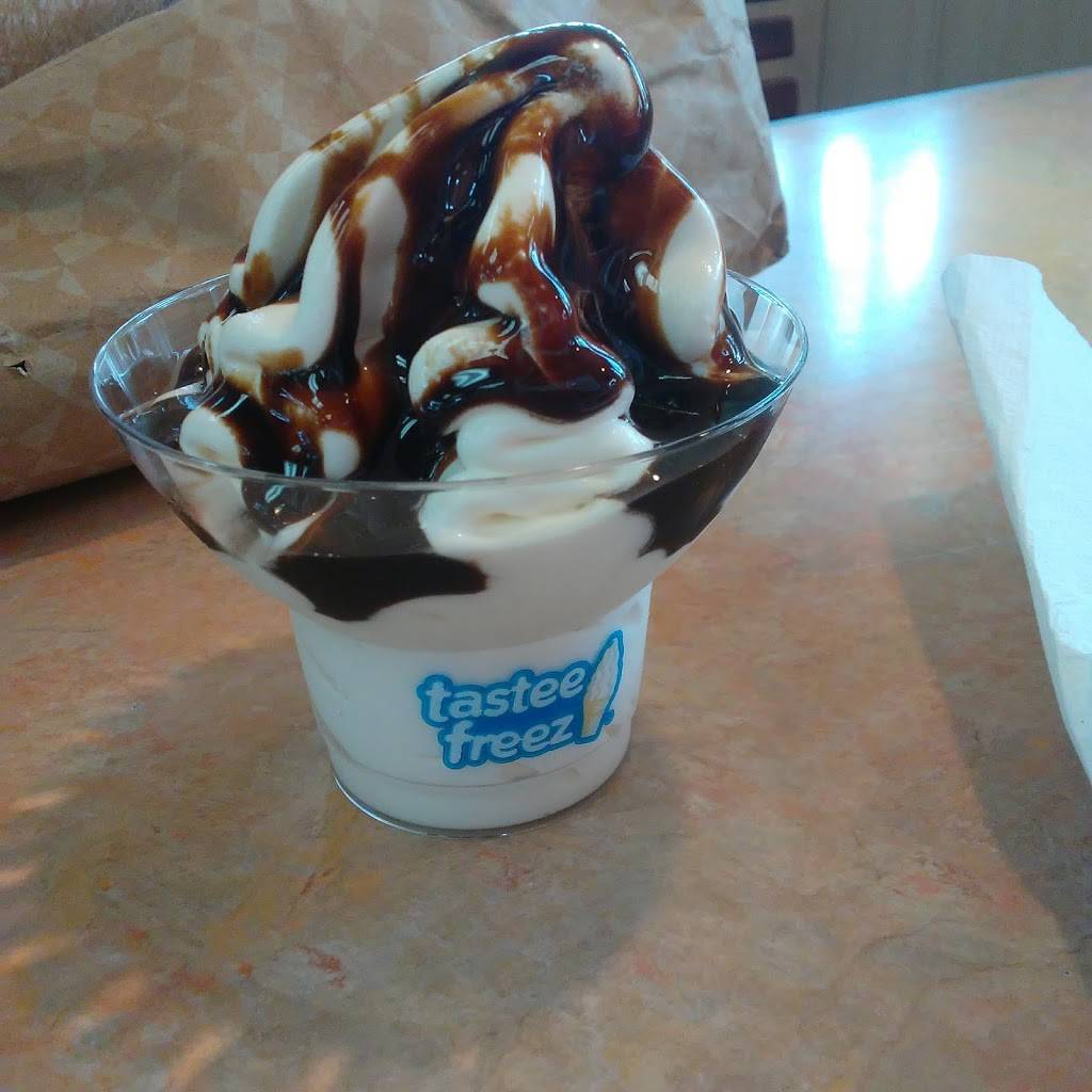 Wienerschnitzel | restaurant | 1381 E Foothill Blvd, Upland, CA 91786, USA | 9099499205 OR +1 909-949-9205