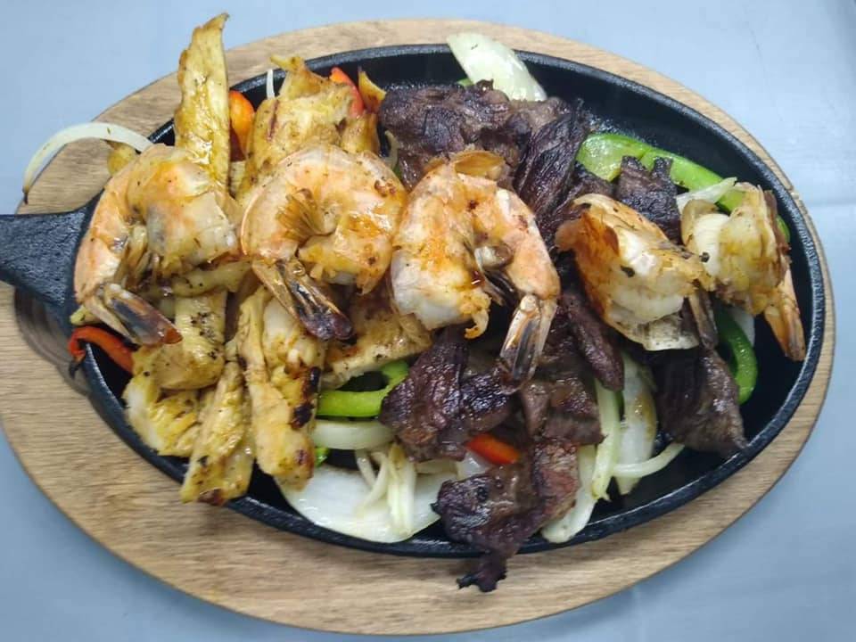 El Cuzcatlan | restaurant | 9395 Richmond Ave, Houston, TX 77063, USA | 7133602202 OR +1 713-360-2202