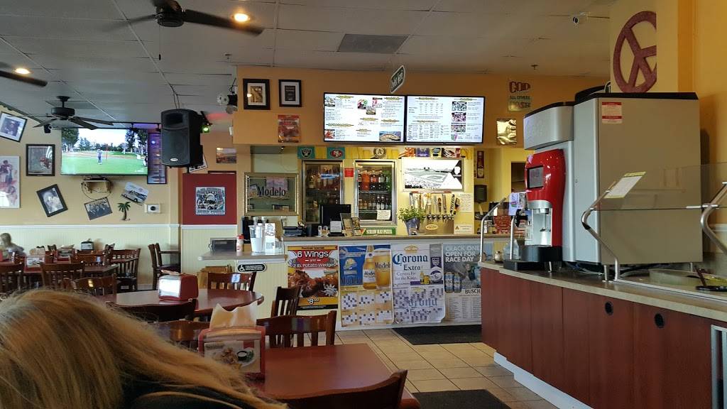 Straw Hat Pizza | restaurant | 1295 Horizon Dr A, Fairfield, CA 94533, USA | 7074218300 OR +1 707-421-8300