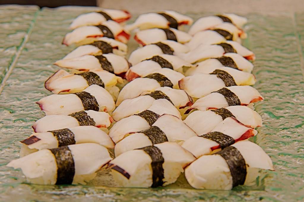 The Luxe Buffet - Seafood & Grill | restaurant | 701 N Milliken Ave, Ontario, CA 91764, USA | 9099486886 OR +1 909-948-6886