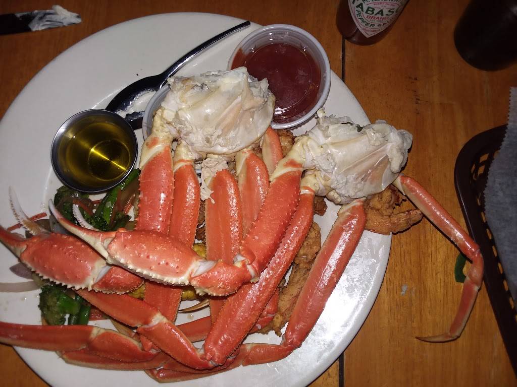 The Docks | restaurant | 1165 Ed Hembree Dr, Scottsboro, AL 35769, USA | 2565743071 OR +1 256-574-3071